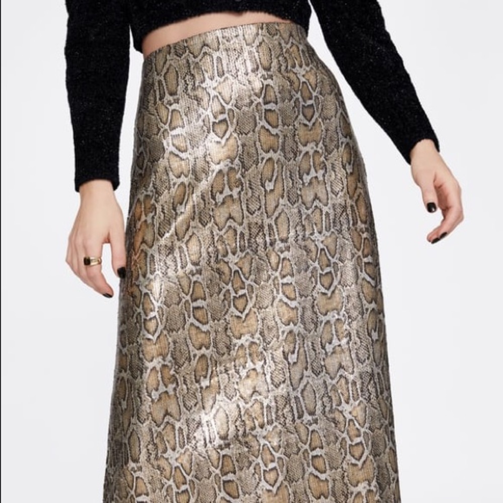 NWT Zara Sequin Snakeprint Skirt - Size M